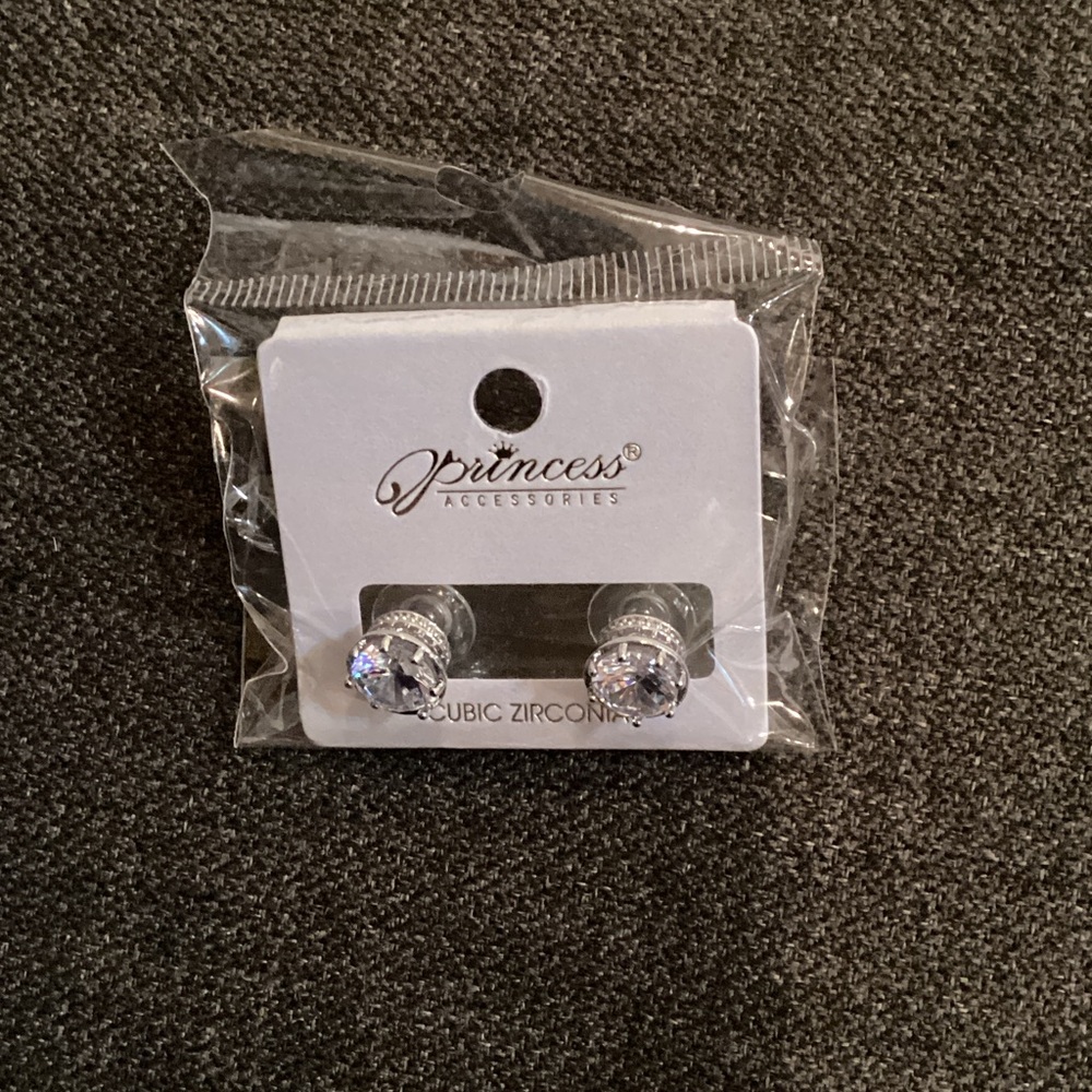 NWT Cubic Zirconia post earrings
